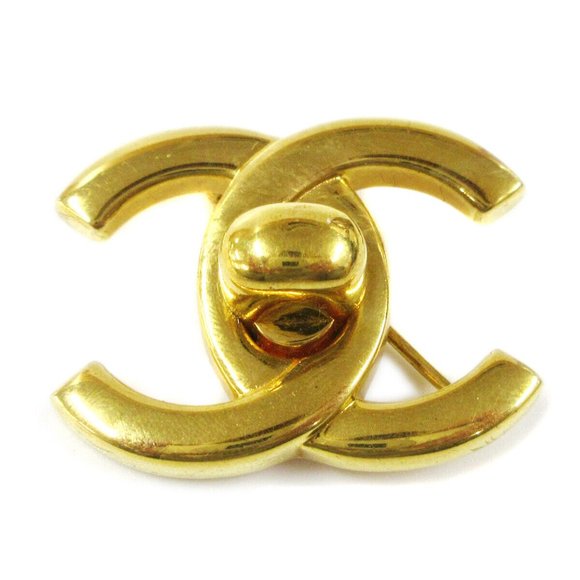 Auth Chanel Turnlock Brooch Pin Gold Small - Picture 1 of 4